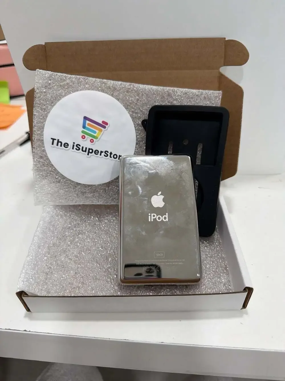 Refurbished  Apple iPod Classic 160GB 7th Generation Space Gray A1238 Bundle